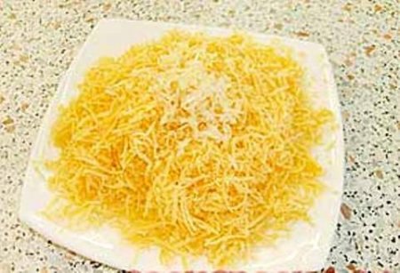 Салат из свежей моркови, сыра и ананасов.Ингредиентыморковь 2 шт.консервированные ананасы 150-200 ... - 3