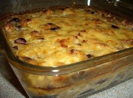 Жюльен с курицей и грибами. Вам потребуется: 1 луковица среднего размера 100-150 г куриного филе ...