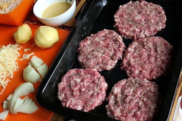 Стожки - блюдо из мясного фарша. Для приготовления стожков понадобится: фарш мясной - 0,5 кг яйца ... - 2