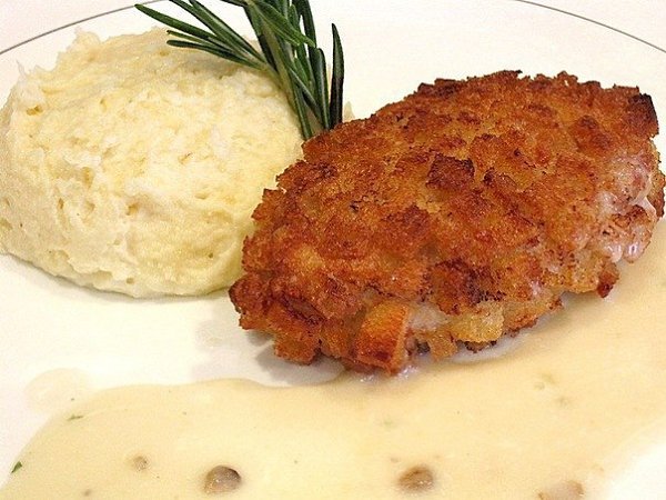 ПОЖАРСКИЕ КОТЛЕТЫ. 500г филе курицы 2 ст.л. сливочного масла 2 ст.л. сливок 2-3 ломтика белого хлеба ...