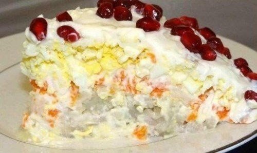 Салат «Сельдь под гранатовой шубкой».Интересный вариант слоеного салата. Отличный вариант для ...