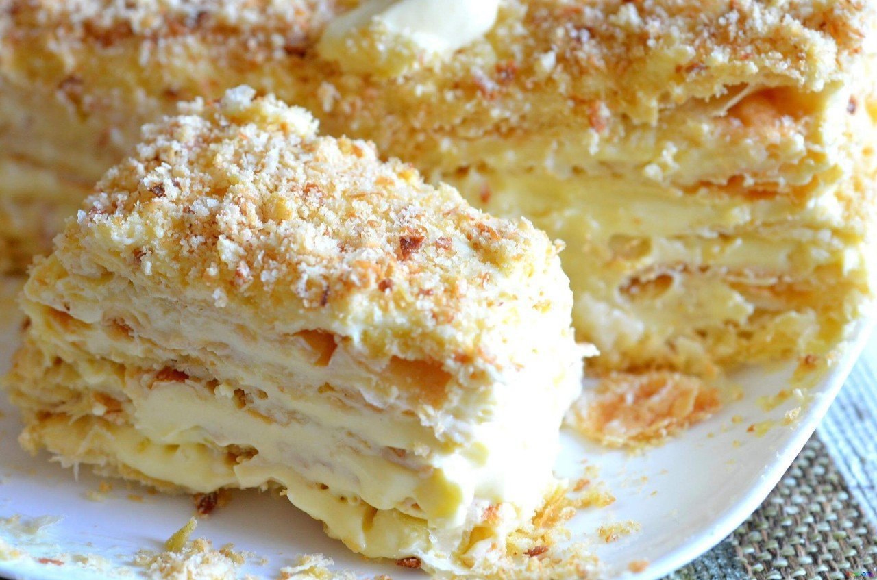 ДОМАШНИЙ НАПОЛЕОН.Очень вкусный и простой рецептик ИНГРЕДИЕНТЫ:Для коржей: Мука - 600-650 грамм ...