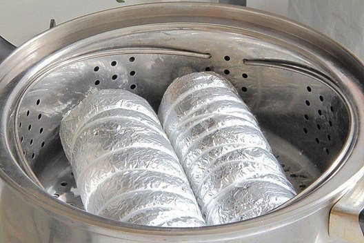 Паровой куриный рулет.Ингредиенты:два вида куриного мяса: куриные ножки и куриное филе.петрушка, ... - 4