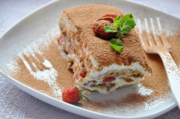 Клубничный тирамису.Клубничный тирамису — вкусный рецепт для вас. Ингредиенты Клубника –200 г, банан ...