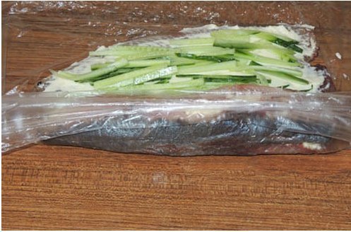 ВКУСНЕЙШАЯ и ОРИГИНАЛЬНАЯ закуска из сельди. Селедка сама по себе достаточно вкусное блюдо и ... - 3