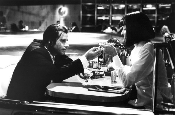 — Ты тоже это ненавидишь? — Что? — Неловкое молчание. Почему людям обязательно нужно говорить о ...