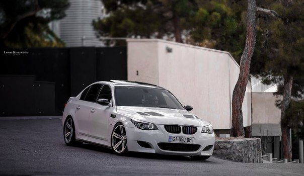 M5 (E60) - 4