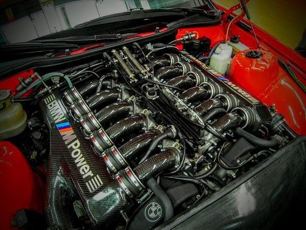 V12