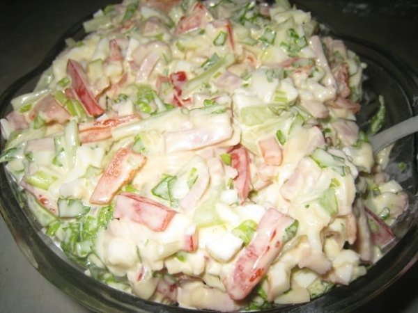 Салат «Берлинский».Простой, вкусный, сытный салатик из продуктов, которые найдется в любом ...