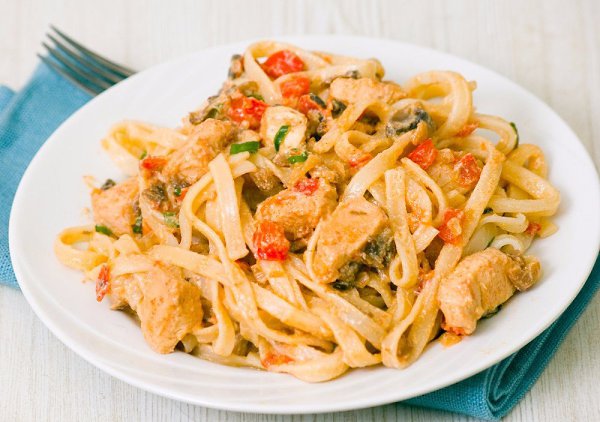 ТОП-10 ВКУСНЕЙШИХ РЕЦЕПТОВ ПАСТЫ.Просто, сытно и полезно 1. Спагетти со сливочно-грибным ... - 9