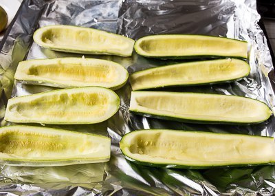 КАБАЧКИ, ФАРШИРОВАННЫЕ КУРИЦЕЙ. Ингредиенты на 4 порции: 4 кабачка (около 250-300 г каждый) 600 г ... - 3