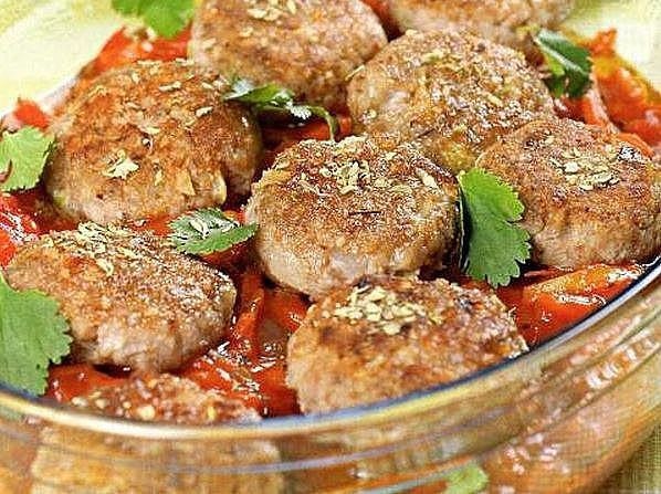 Нам принесли мясо, вкуснее которого я не ела в жизни. Оно было и жаренным и тушеным одновременно, ... - 6