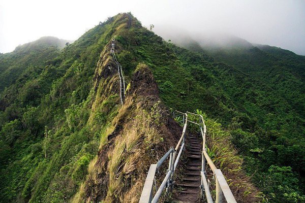        , .  (Haiku Stairs)    ... - 5