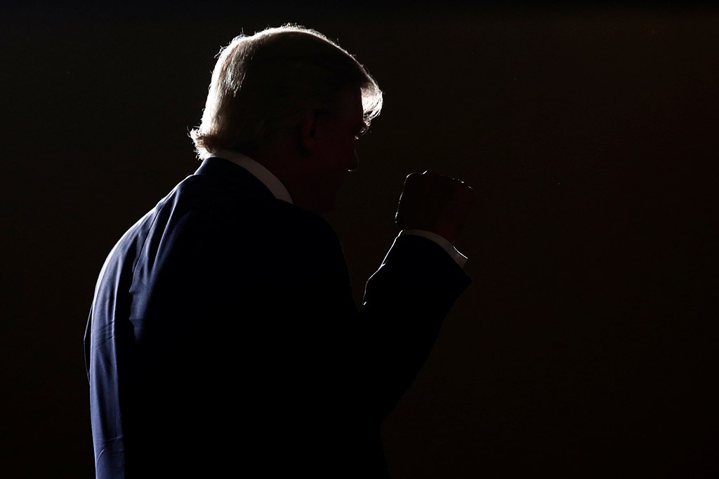 Автор «досье» на Трампа спешно покинул свой дом в Британии.Автор доклада о якобы существующем ...