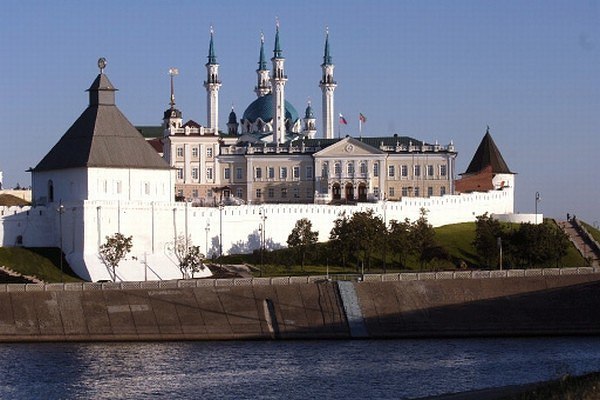 Казанский кремль и мечеть Кул-Шариф.Казань, республика ТатарстанКазанский кремль — историческое ...
