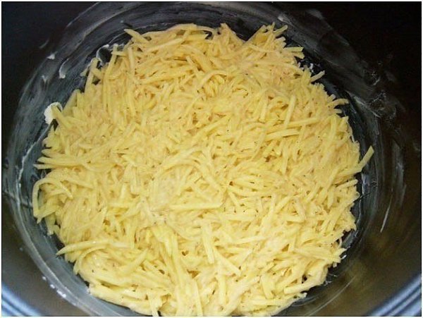 КАРТОФЕЛЬНАЯ ЗАПЕКАНКА С СОСИСКАМИ.ИНГРЕДИЕНТЫ:- Картофель (вес очищенного) — 850 г- Сосиски — 8 шт- ... - 3