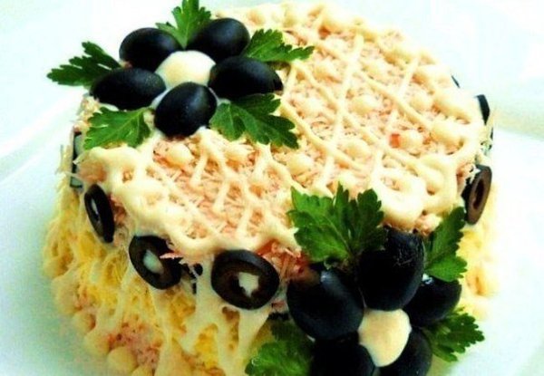 9 вкусных салатов.Салат «Черепаха».Ингредиенты: яйца – 4 шт. мясо куриное (копченое) – 150 г ... - 7