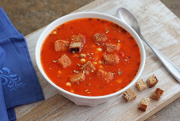 Мексиканский суп с печеным красным перцем и кукурузой.Ингредиенты: • 1 столовая ложка оливкоовго ...