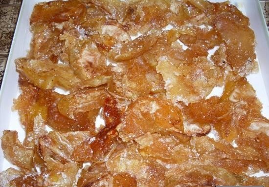 Сухое варенье из яблок.На 1 кг яблок нужно: 300 г сахарного песка, 1 неполная чайная ложка лимонной ...