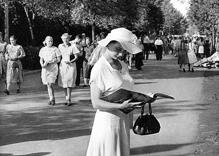 История про туфли, которая изменила мое отношение к жизни.Прабабушка осталась вдовой в 27 лет. И две ...