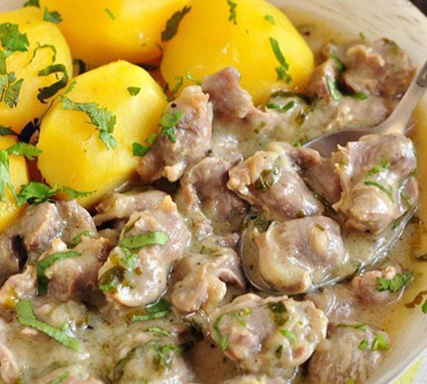 ГОТОВИМ КУРИНЫЕ ЖЕЛУДОЧКИ: ТОП - 6 РЕЦЕПТОВ .1. Куриные желудки по-быстрому ИНГРЕДИЕНТЫ: 500г ...