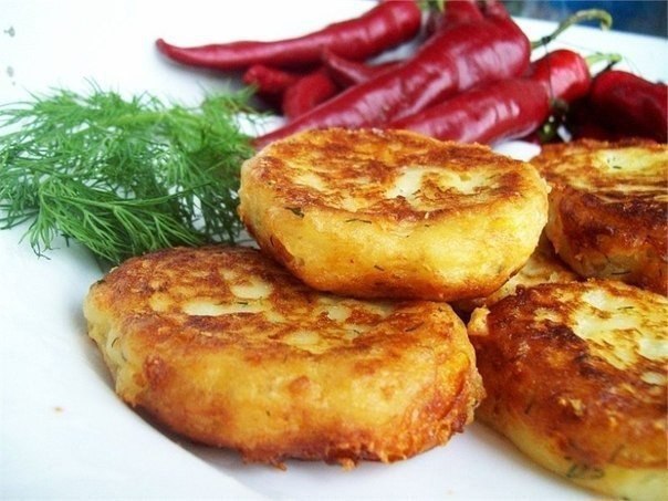Картофельные котлеты с сыром и укропом. Вам потребуется: 1.5 стакана картофельного пюре 1.5 стакана ...