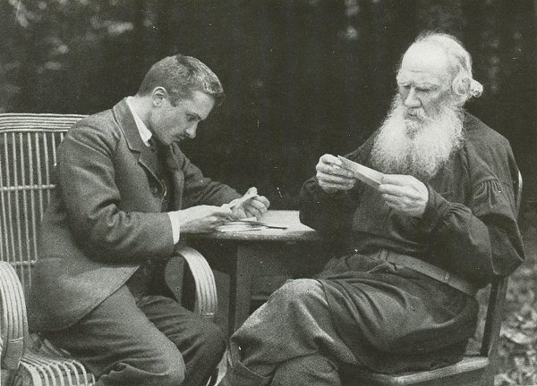 Я хотел бы, чтобы серьёзный литературный критик взял на себя труд серьёзно разобрать номер любой ...