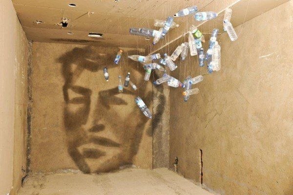 Художник Рашад Алакбаров создает невероятные картины, используя игру света и тени