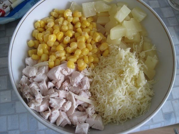 Салат из курицы с сыром и ананасом *100гр-137ккал*.Ингредиенты:Куриные грудки 150 г.Китайская ...