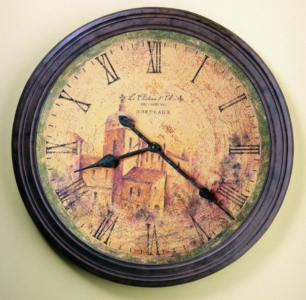 O : It is 7 o'clock in the evening    . It is half past seven in ...