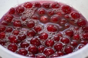Тирольский пирог с вишней. Вам потребуется: Для теста 1 1/5 ст. муки 1/3 ст. сахара 150 г масла 1 ... - 4