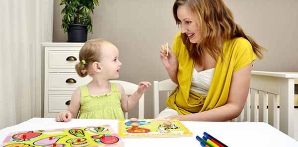 Подвижные игры с детьми 2-4 лет.Дети в возрасте 2-4 лет нуждаются в подвижных играх. Благодаря ним ...
