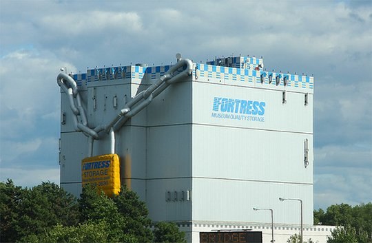 Самые необычные здания в мире.Fortress storage в городе Бостон, США.