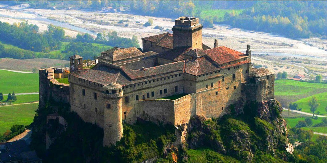   Castello di Bardi  ,    ,     ! ...