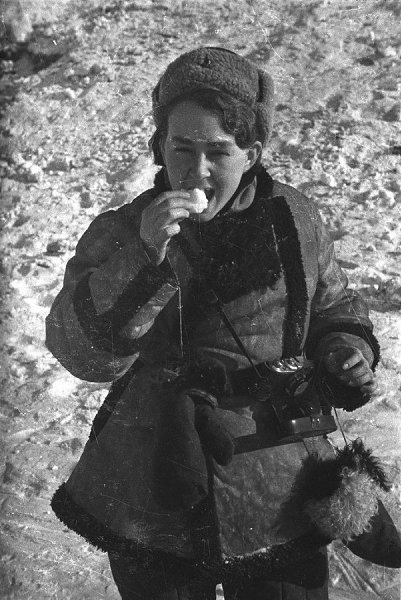 Фотокорреспондент Наталья Боде в Сталинграде. 1943 г.