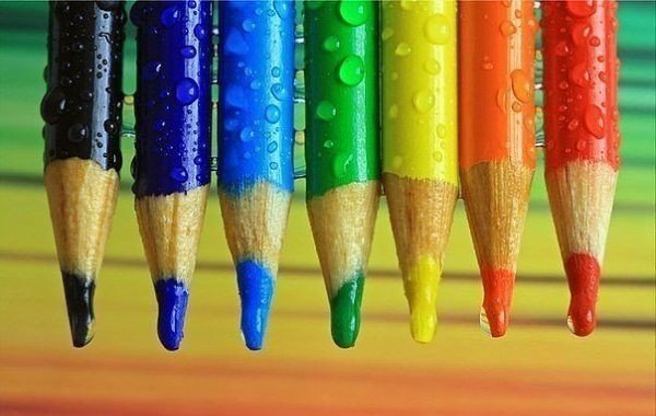 Мы все как карандаши . Каждый рисует свою судьбу. Кто-то ломается, кто-то тупит, а кто-то ...
