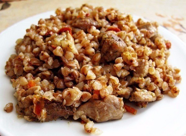 ТОП-9 ВКУСНЕЙШИХ БЛЮД С ГРЕЧКОЙ. .1. Гречка-по купечески ИНГРЕДИЕНТЫ: 300-400 гр. мяса 1 стакан ... - 8