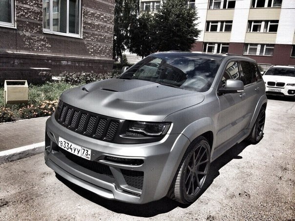 Jeep Grand Cherokee SRT-8 TYRANNOS