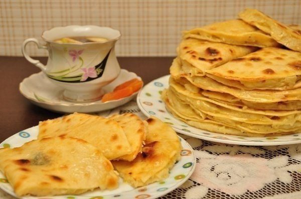 Кыстыбый - вкусные татарские лепешечки с картошкой-пюре.Ингредиенты:Тесто:молоко 130 мляйца 1 ...