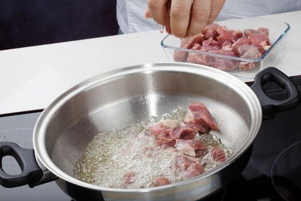 Плов из баранины.Ингредиенты:Баранина (мякоть) — 750 гСало (курдючное, по желанию) — 100–150 гРис ... - 3