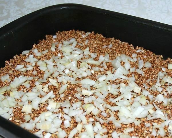 Курица, запеченная с гречкой.Крупа пропитывается соком мяса, получается гречневая каша божественного ... - 2