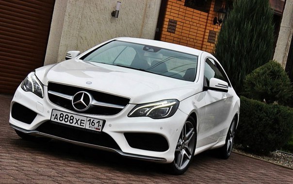 Mercedes-Benz E-Class Coupe C207