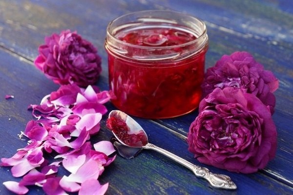 Варенье с лимоном из лепестков розы.https://vk.com/club61714171?w=wall-61714171_14776Приглашаю всех ...
