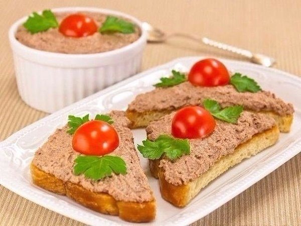 12 ЛУЧШИХ ПАСТ ДЛЯ БУТЕРБРОДОВ: БЫСТРО, ВКУСНО, ПОЛЕЗНО. 1. Из яиц и лука Натрите на крупной терке ... - 7