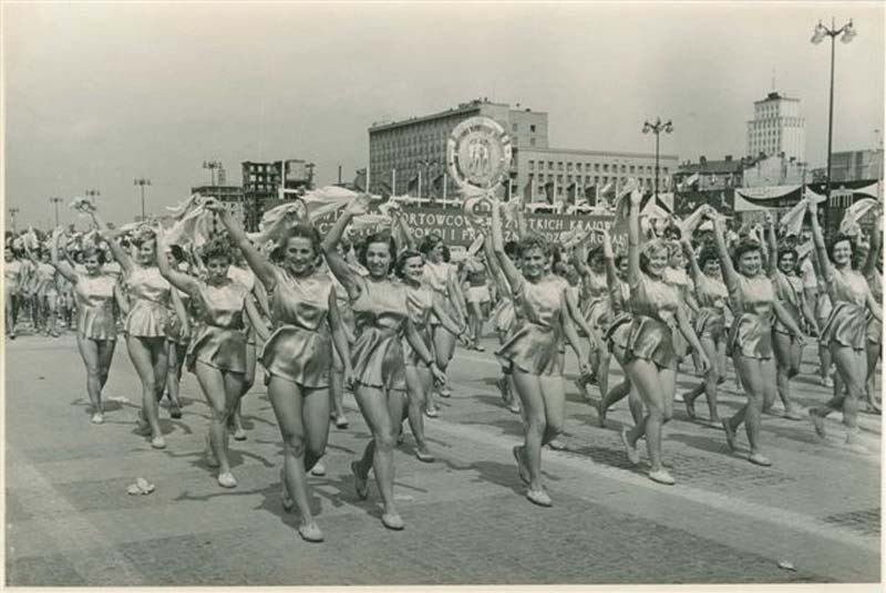 История Дня молодежи начинается еще во времена СССР – в 1958 году правительство страны приняло ...