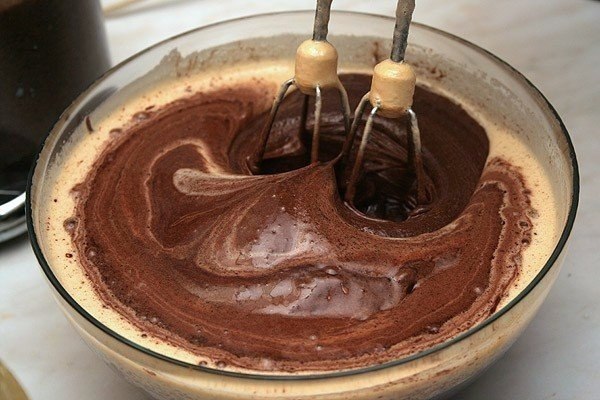 Шоколадные кексы с жидкой начинкой.Нереально вкусный и нежный десерт! Сохрани ... - 5