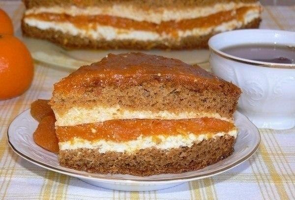 Торт с курагой и творогом.Ингредиенты:****для бисквита:****1 стакан муки,3 яйца,1 ст.л. меда,1 ч.л. ...