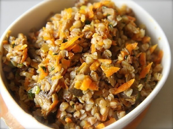 ТОП-9 ВКУСНЕЙШИХ БЛЮД С ГРЕЧКОЙ. .1. Гречка-по купечески ИНГРЕДИЕНТЫ: 300-400 гр. мяса 1 стакан ... - 7