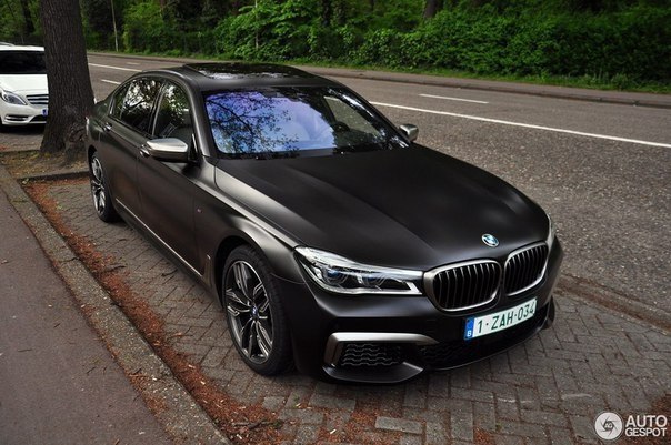 BMW M760 - 3