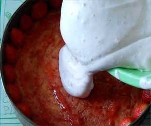 Йогуртовый торт с клубникой -пошаговый рецепт с фото. vk.com/tort_recepty Как приготовить торт из ... - 7